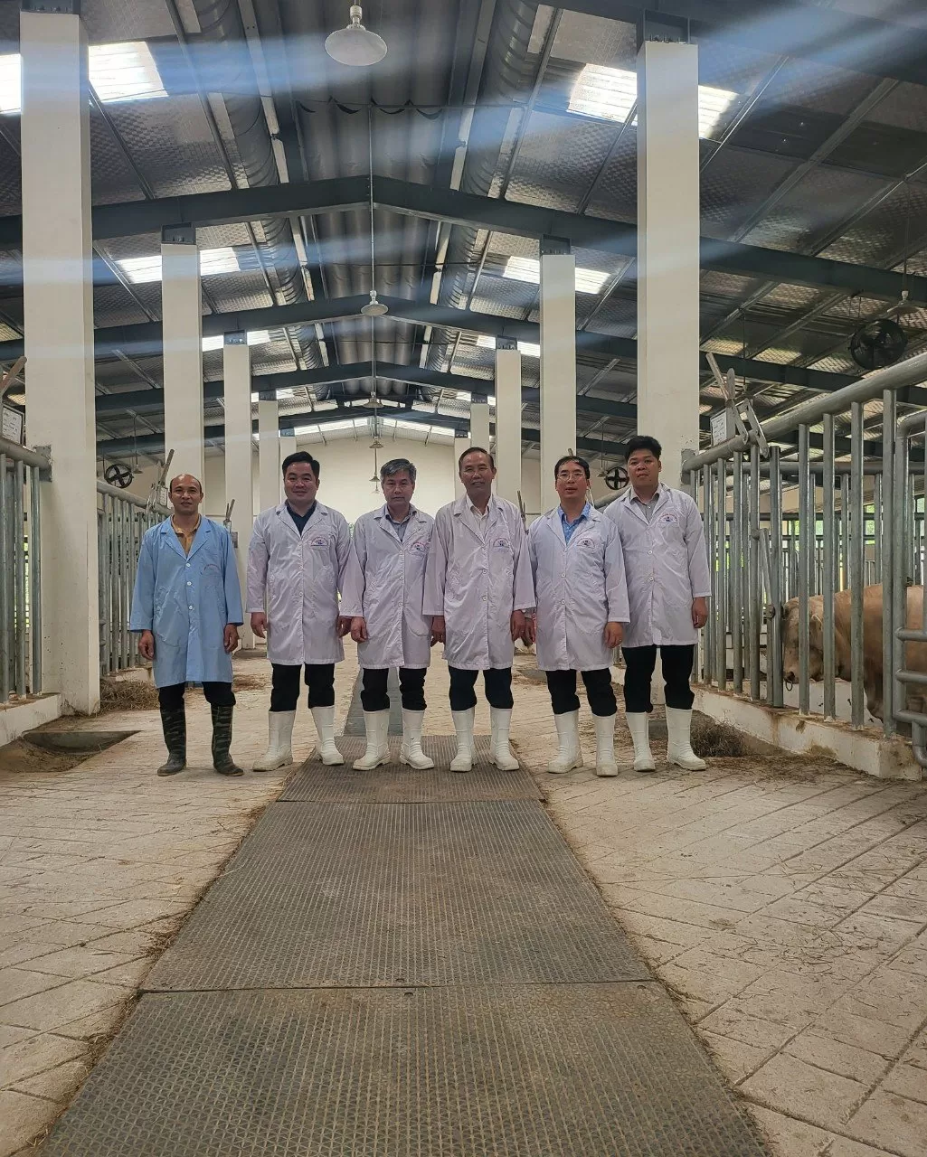 Thứ trưởng Phùng Đức Tiến Thăm và làm việc với Moncada