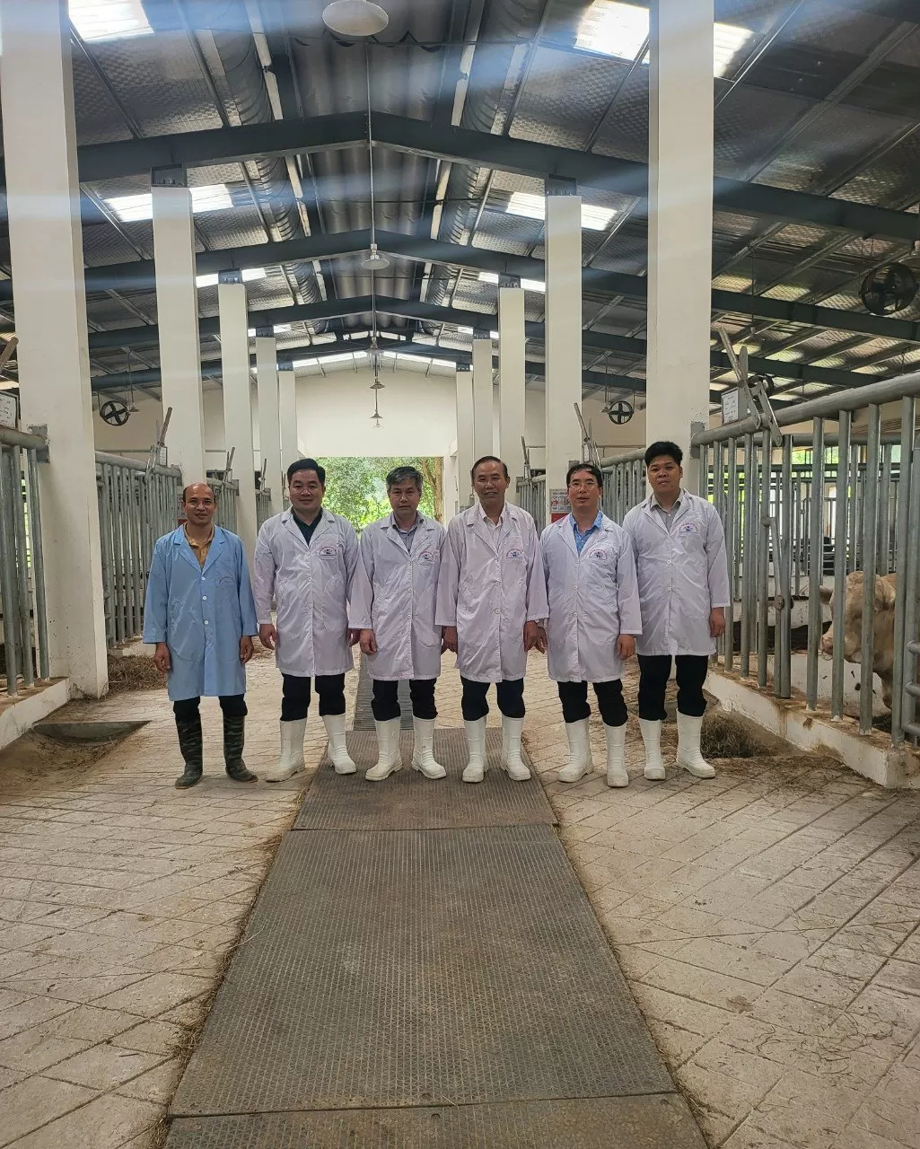 Thứ trưởng Phùng Đức Tiến Thăm và làm việc với Moncada