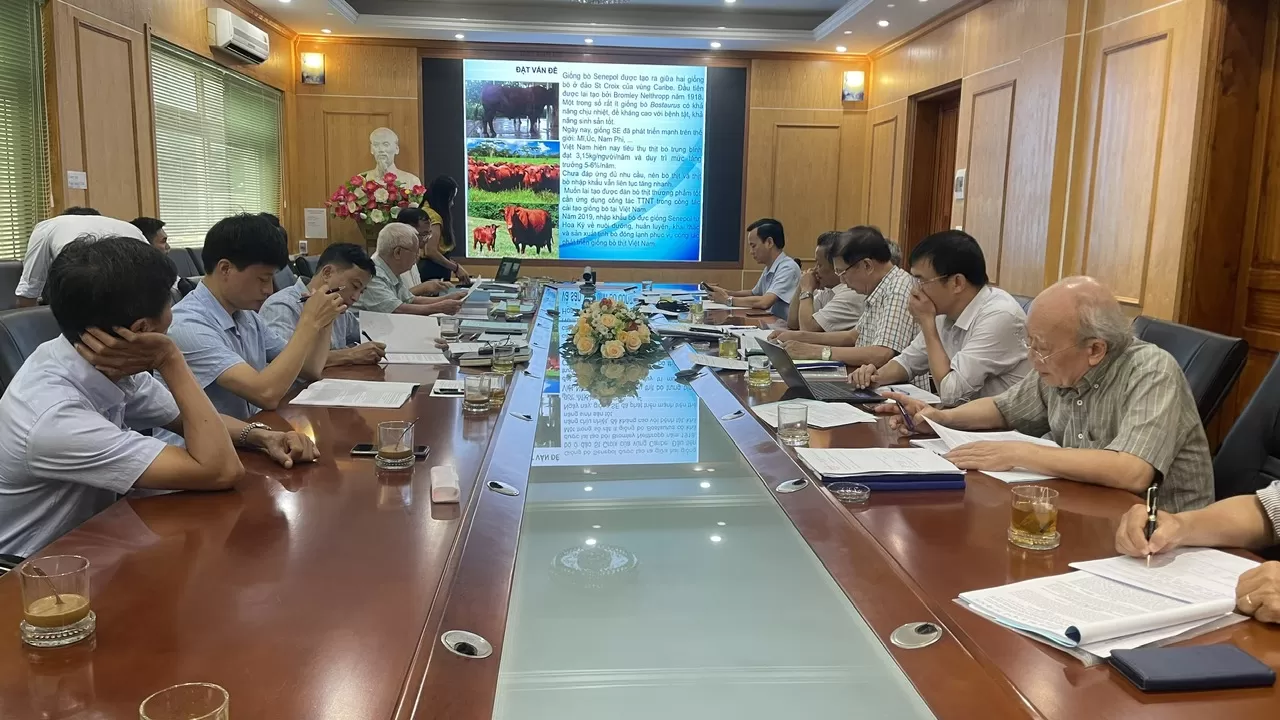 Hội nghị Khoa học và công nghệ cấp cơ sở Trung tâm Giống gia súc lớn trung ương năm 2025