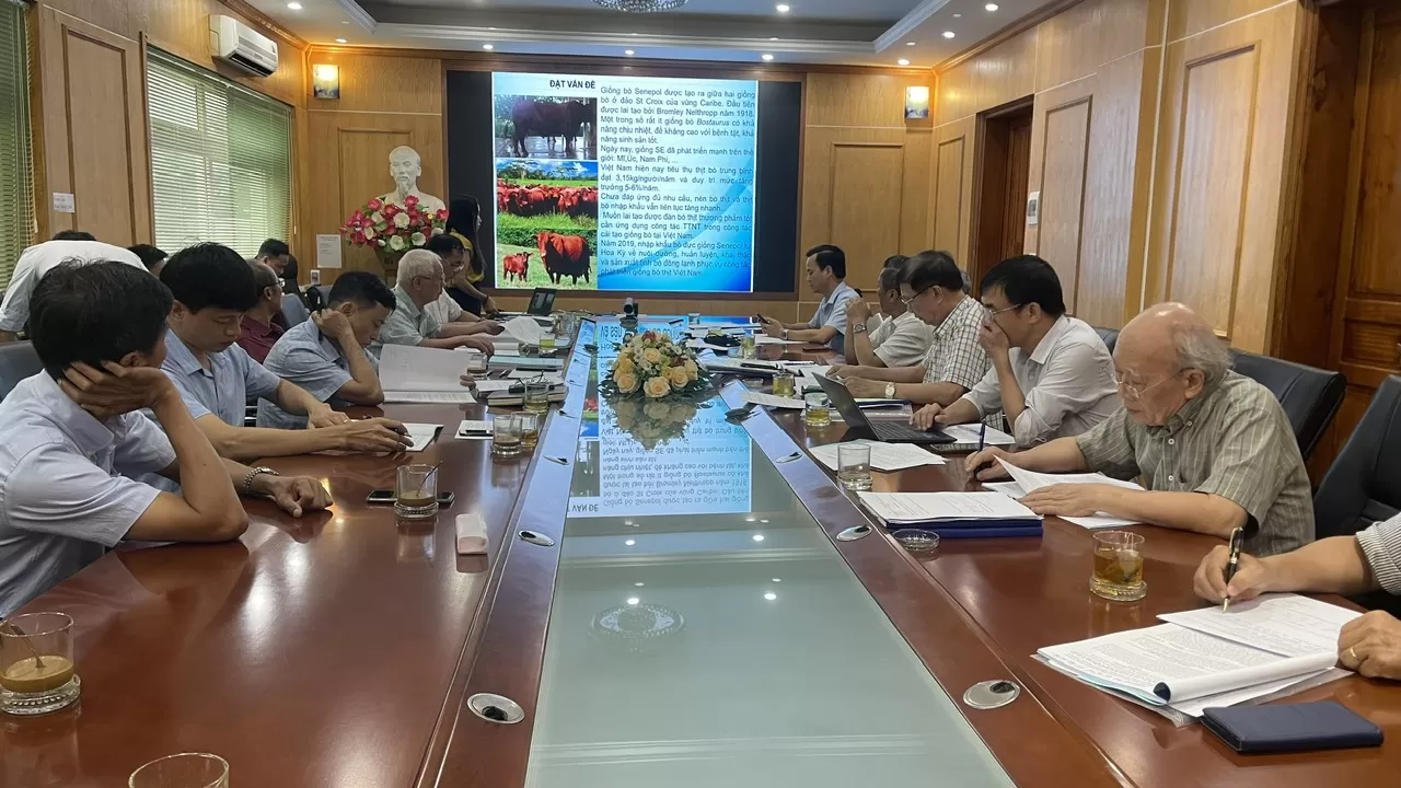 Hội nghị Khoa học và công nghệ cấp cơ sở Trung tâm Giống gia súc lớn trung ương năm 2025