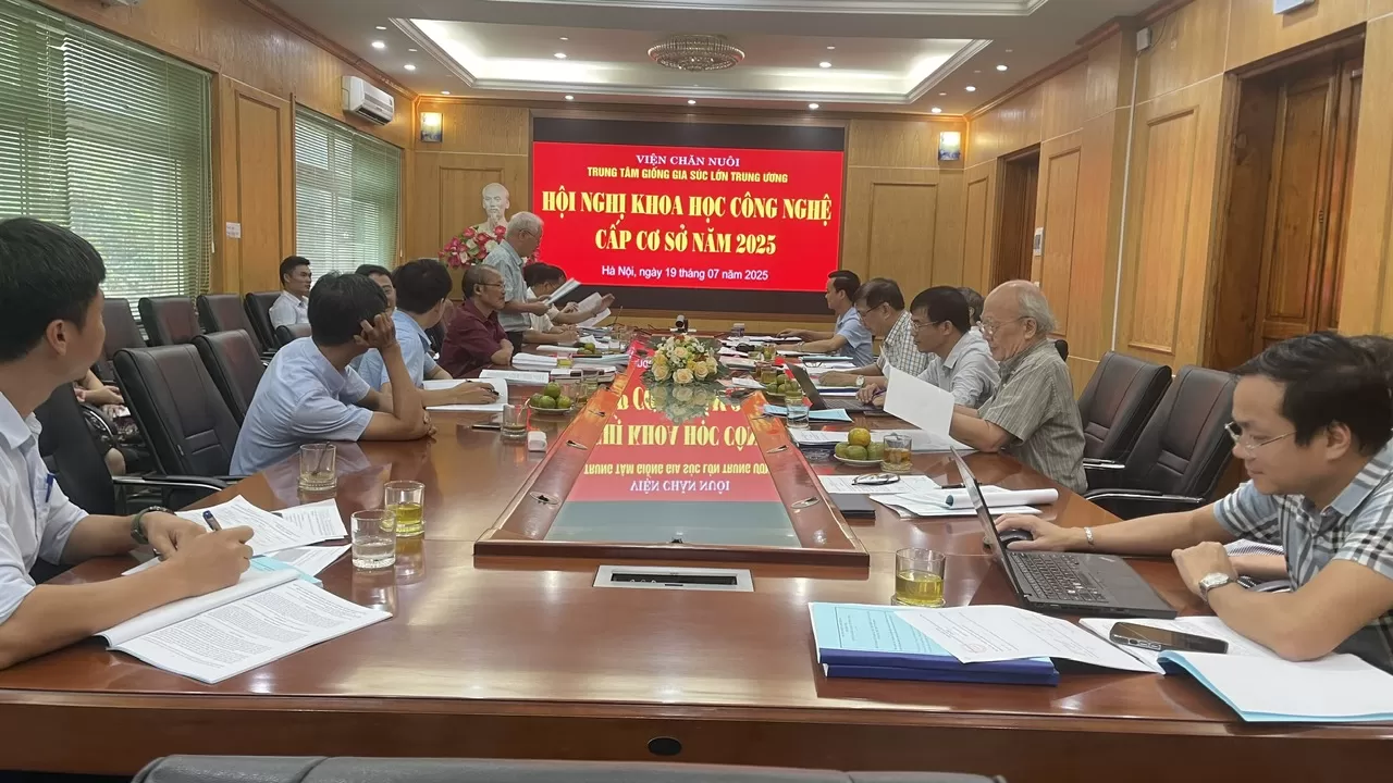 Hội nghị Khoa học và công nghệ cấp cơ sở Trung tâm Giống gia súc lớn trung ương năm 2025