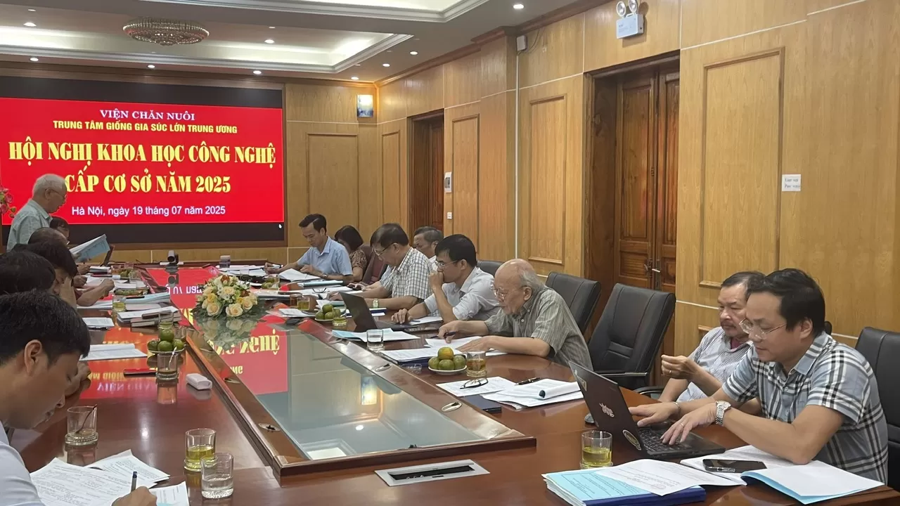 Hội nghị Khoa học và công nghệ cấp cơ sở Trung tâm Giống gia súc lớn trung ương năm 2025