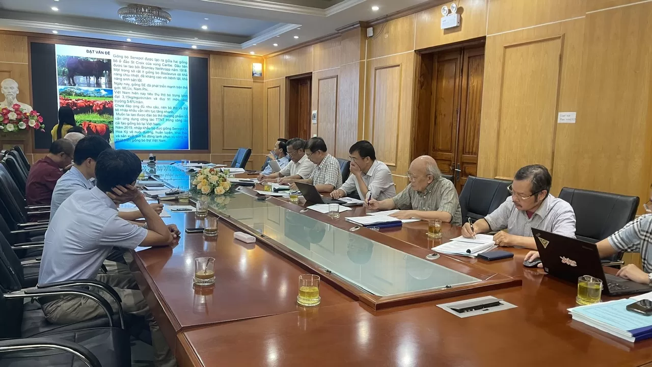 Hội nghị Khoa học và công nghệ cấp cơ sở Trung tâm Giống gia súc lớn trung ương năm 2025