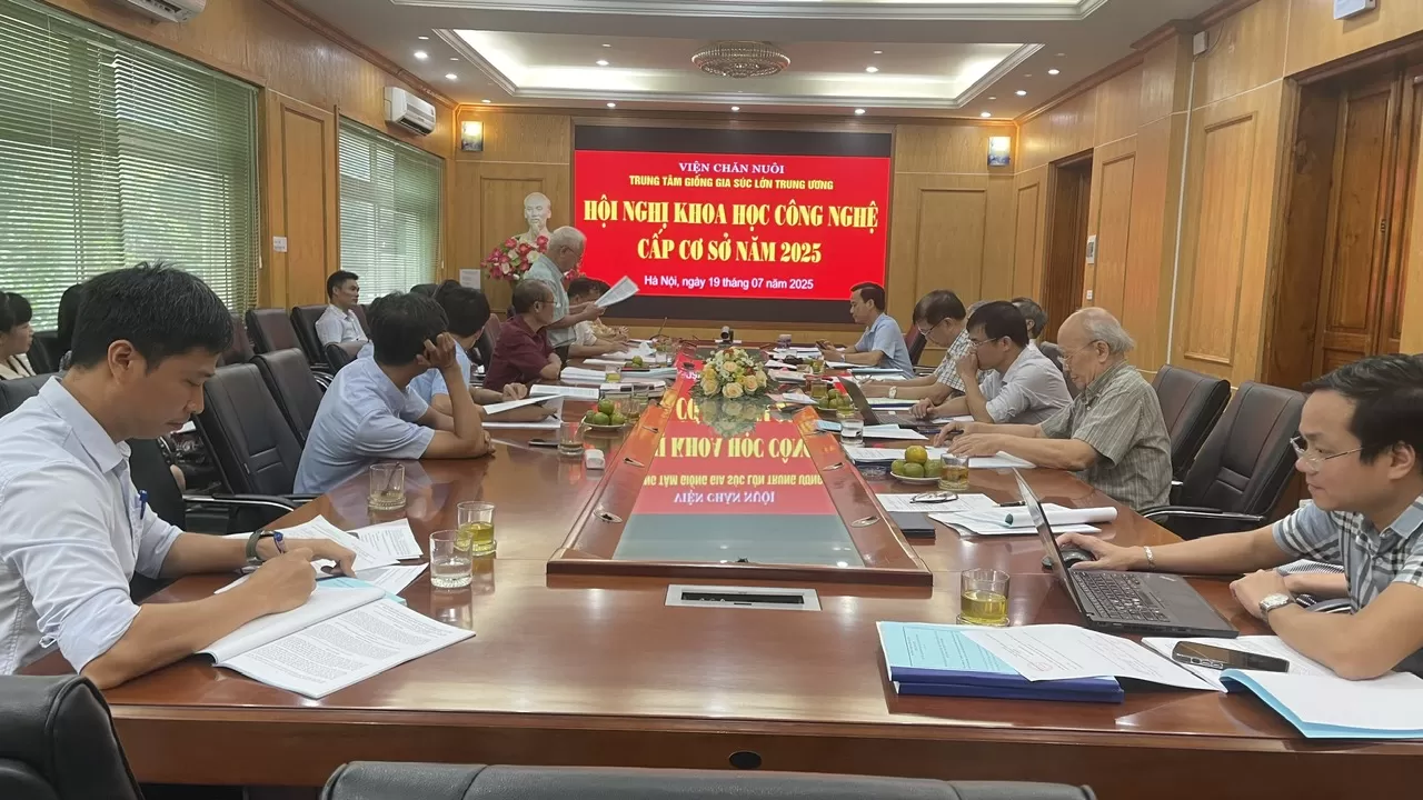 Hội nghị Khoa học và công nghệ cấp cơ sở Trung tâm Giống gia súc lớn trung ương năm 2025