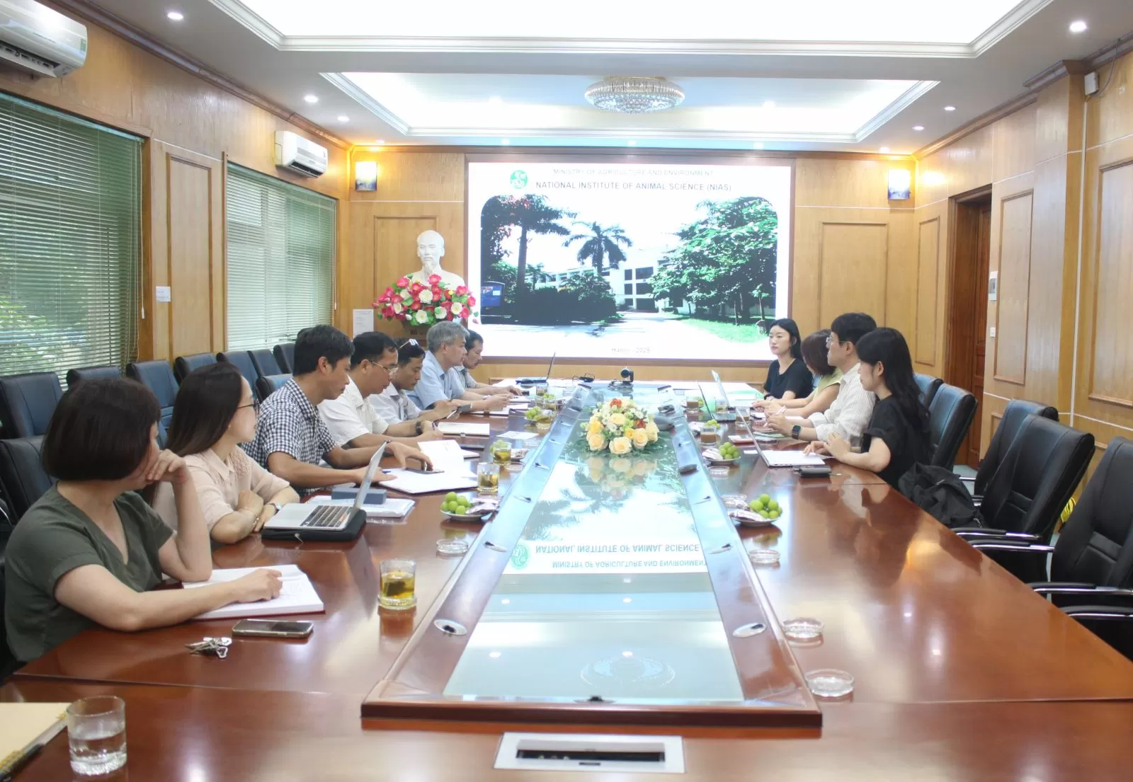 Viện Chăn nuôi làm việc với đoàn MYSC - KOICA về giải pháp sáng tạo công nghệ trong lĩnh vực chăn nuôi