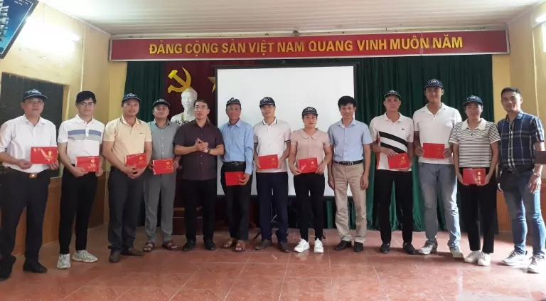 Bế giảng lớp đào tạo Kỹ thuật phối giống nhân tạo trâu bò khóa 211 năm 2024