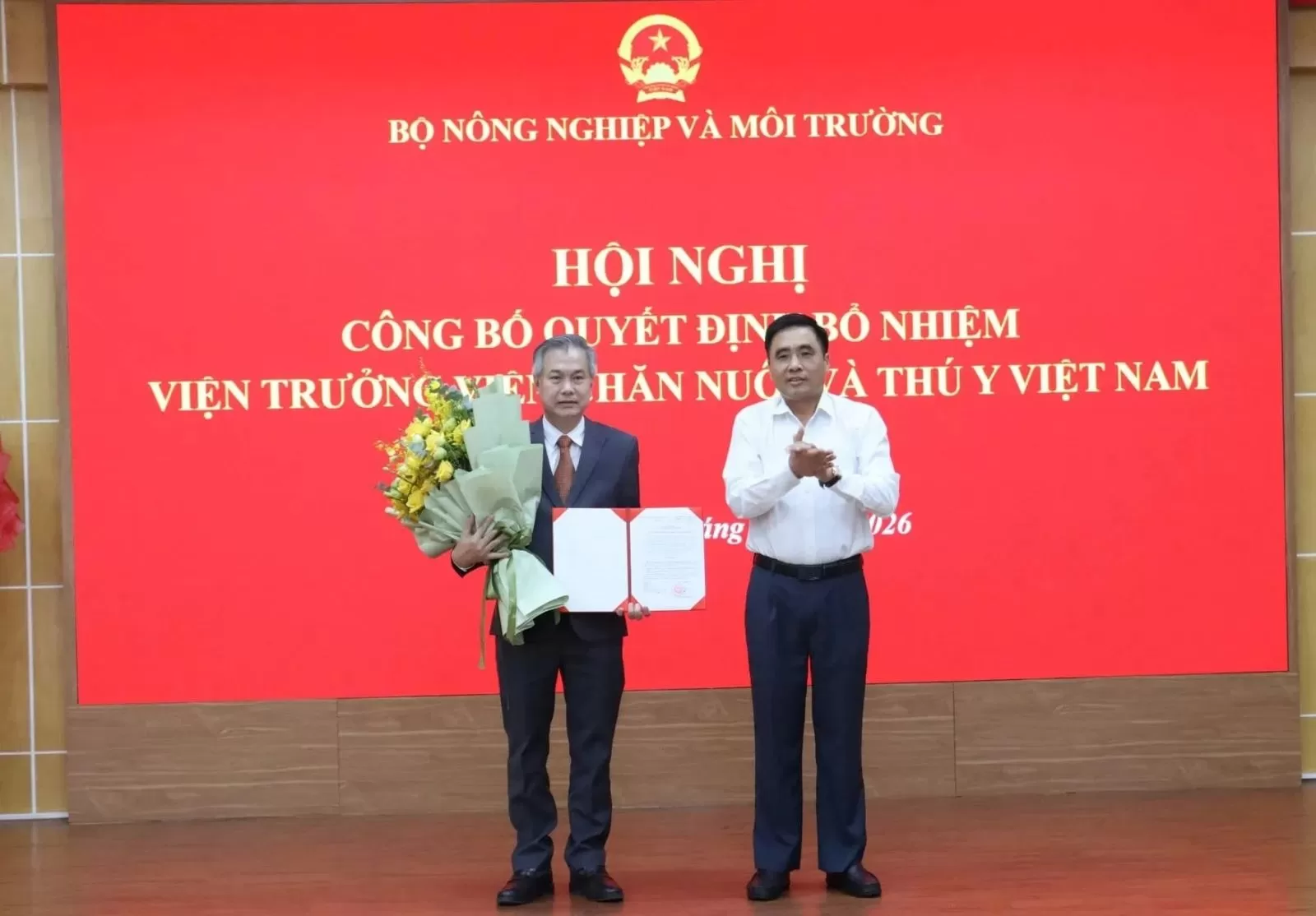 Lễ công bố và trao quyết định Viện trưởng Viện Chăn nuôi và Thú y Việt Nam